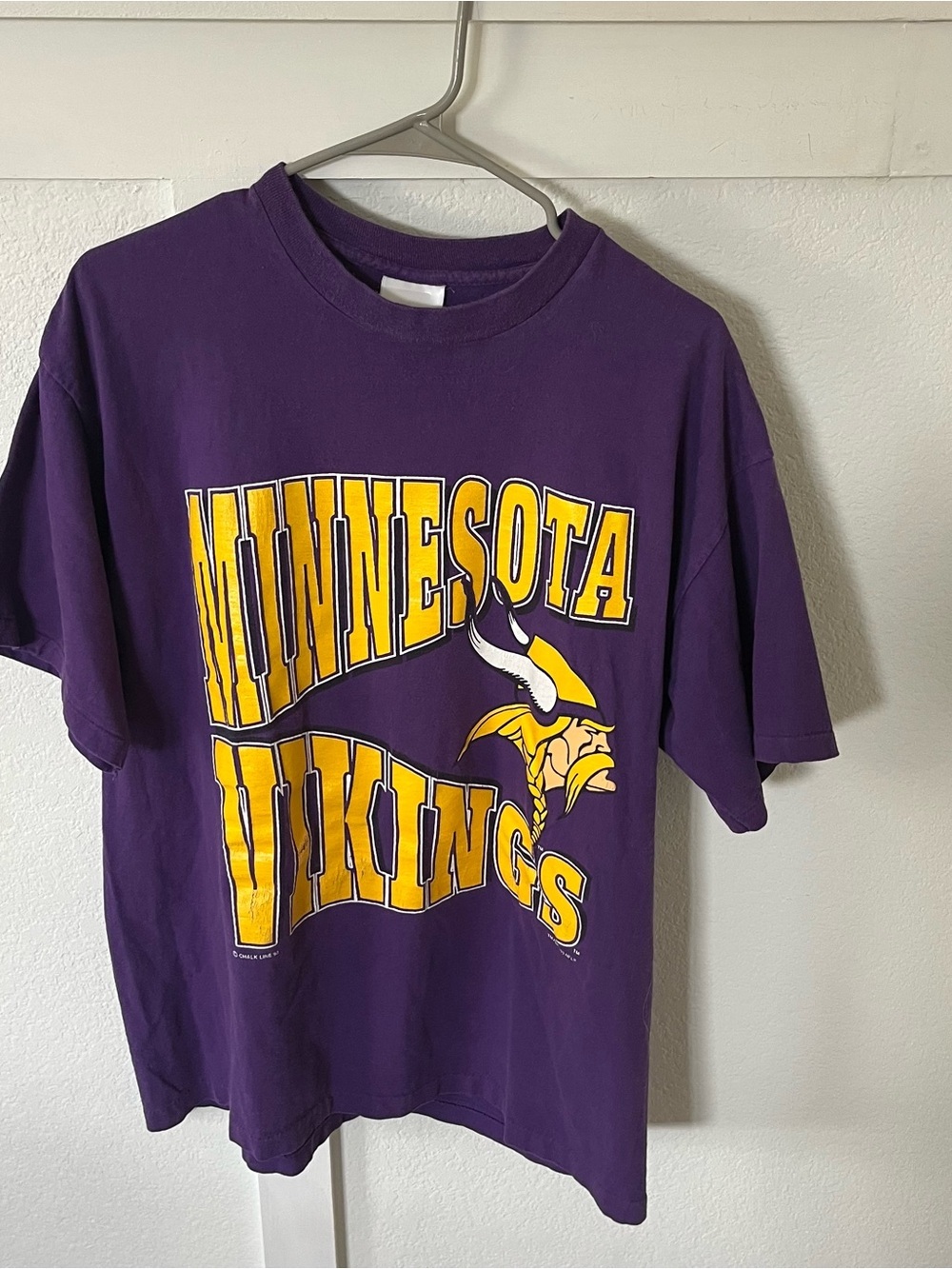 Vintage Team NFL Chalk Line Men's XL Minnesota Vikings T-shirt.